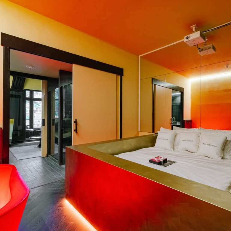 Supper Hotel Bedroom 768x768