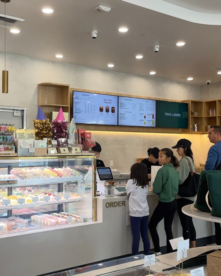 Tulei Les Jour Ann Arbor Interior 768x960